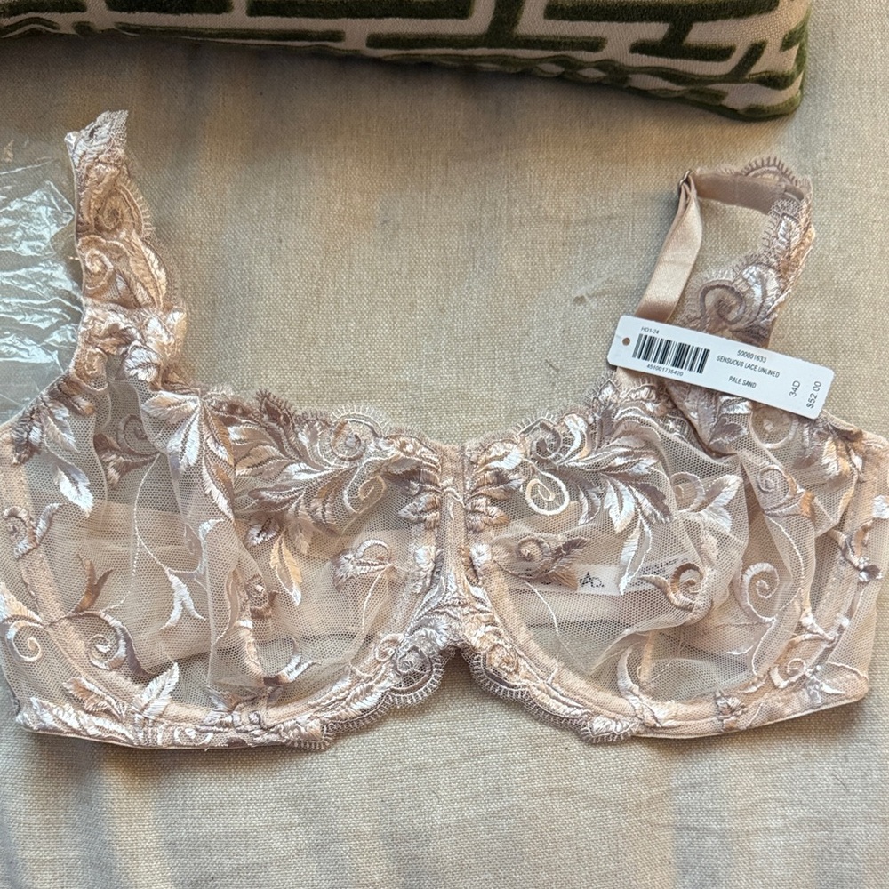 SOMA  Embroidered Underwire Bra in pale sand